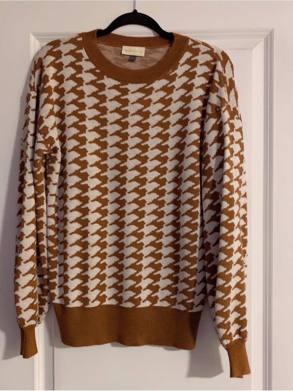 Caslon Tan & White Houndstooth Crewneck Sweater